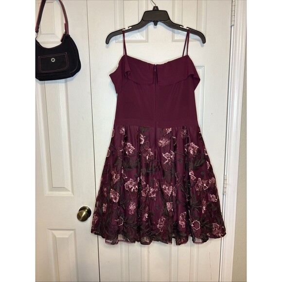 Morgan & Co. Size 12 Dress Burgundy Mesh Floral Embroidered Prom Homecoming - Picture 8 of 10